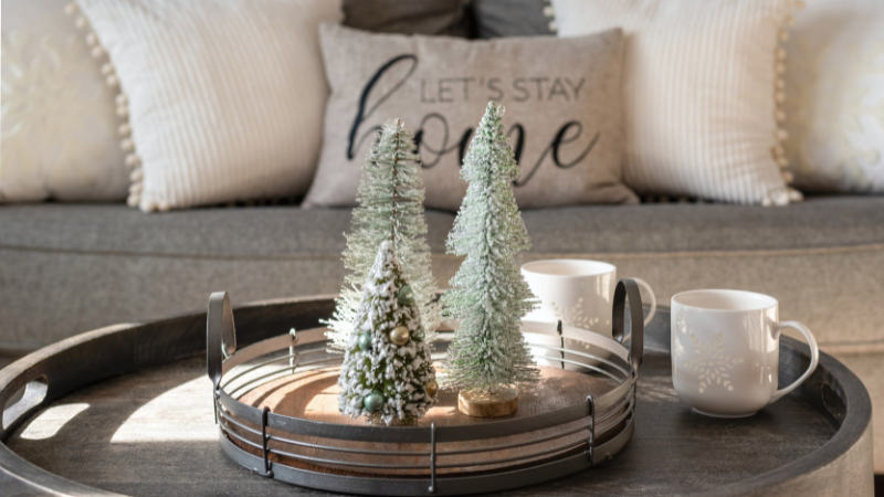 Balancing Seasonal Decor and Staging to Sell | RedKey Realty Leaders